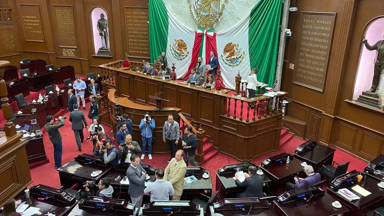 Supera votación de Congresos locales la Ley de 40 horas