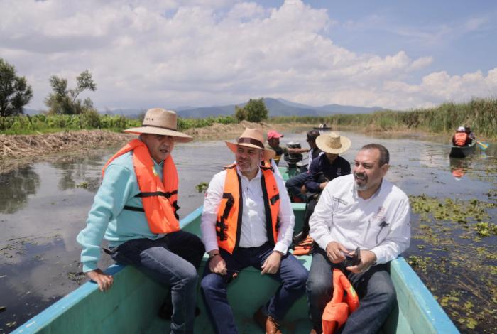 Supervisa Bedolla avances en la recuperación del lago de Pátzcuaro