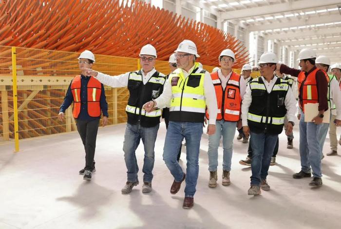 Supervisa Bedolla construcción de planta Arauco; empresa invierte 300 millones de dólares