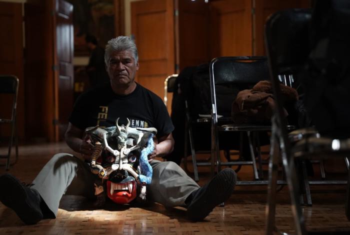 Tallar el diablo en una sola pieza: Felipe Horta, mascarero de Tócuaro