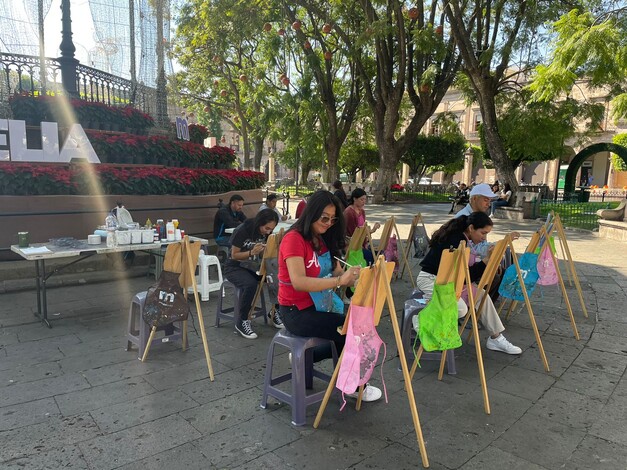 Talleres de pintura navideños este fin de semana en la Plaza de Armas