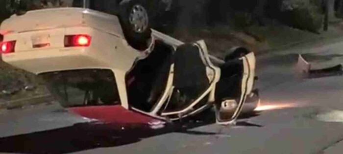 Taxi termina volcado en la avenida Solidaridad de Morelia