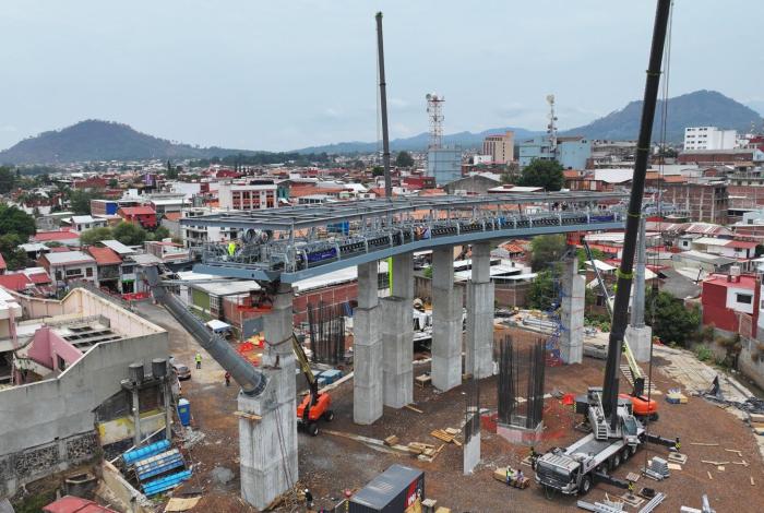 Teleféricos no son para fifís, son justicia social: Bedolla