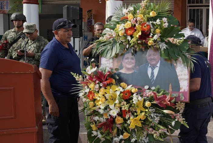 Tepalcatepec exige justicia para Martha Laura Mendoza y su esposo, Ulises Sánchez