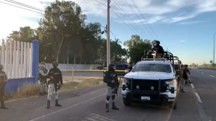 Tiran cinco cadáveres frente a universidad de Culiacán, en Sinaloa