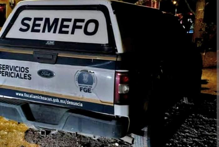 Tiran dos cu3rpos bajo el puente de San Antonio la Labor, en Apatzingán