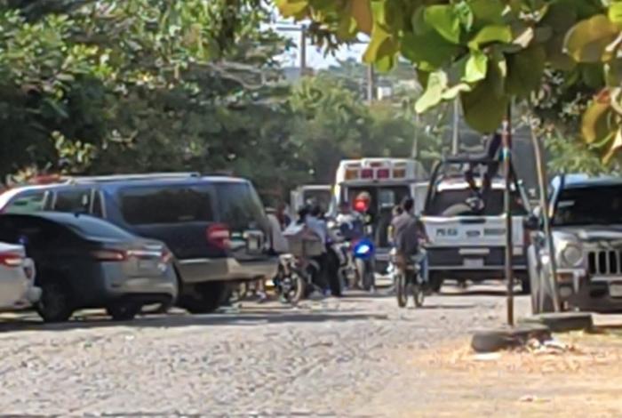 Tirotean a dos hombres en Apatzingán; uno no sobrev1v1ó