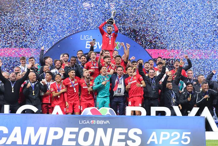 Toluca empata a Chivas en títulos, tras vencer en la muerte súbita de penaltis a los Tigres