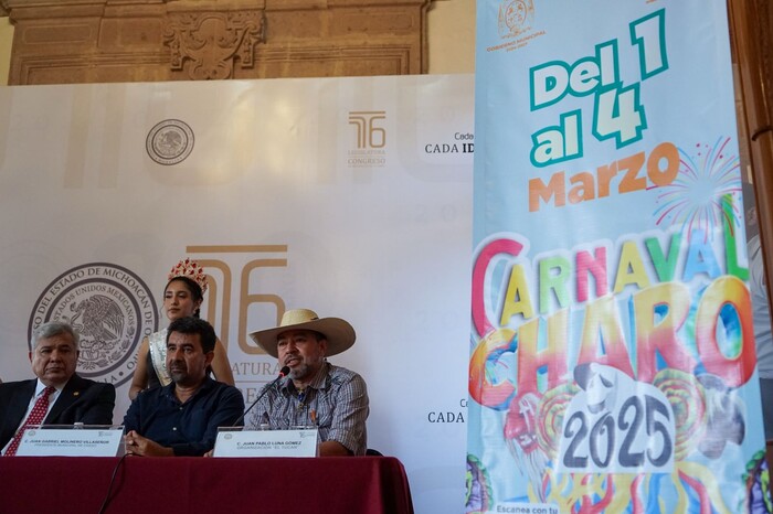 Toritos, tamales y baile en el Carnaval de Charo 2025