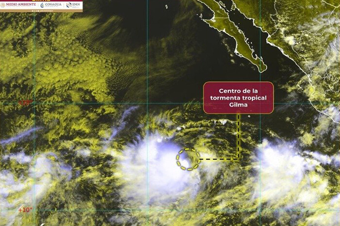 Tormenta tropical Gilma se convertiría en huracán, pero se aleja de territorio mexicano