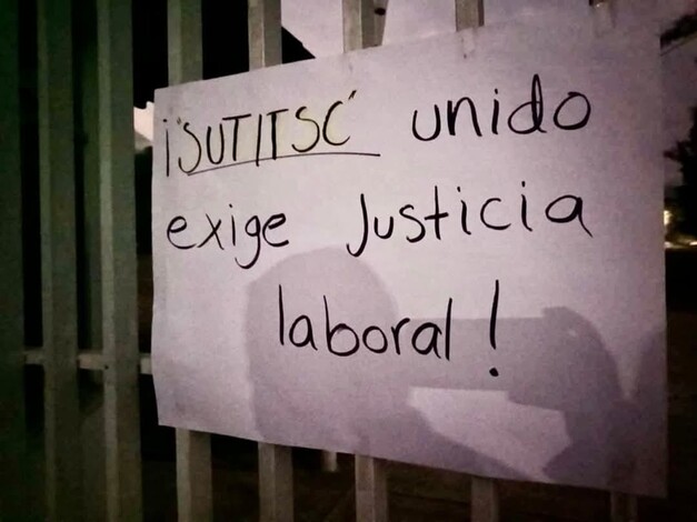 Trabajadores del Tec de Coalcomán toman instalaciones del instituto