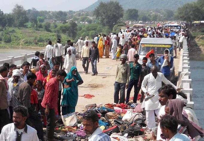 Tragedia en India: 116 mueren en estampida en evento religioso