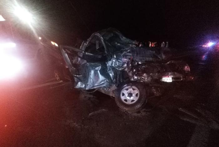 Tragedia en la Siglo XXI; al menos 5 muertos tras brutal choque entre tráiler y camioneta