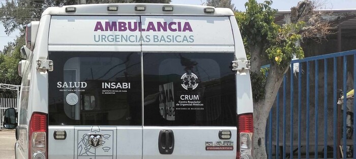 Tráiler impacta a carroza de funeraria Santa Cruz; hay un lesionado