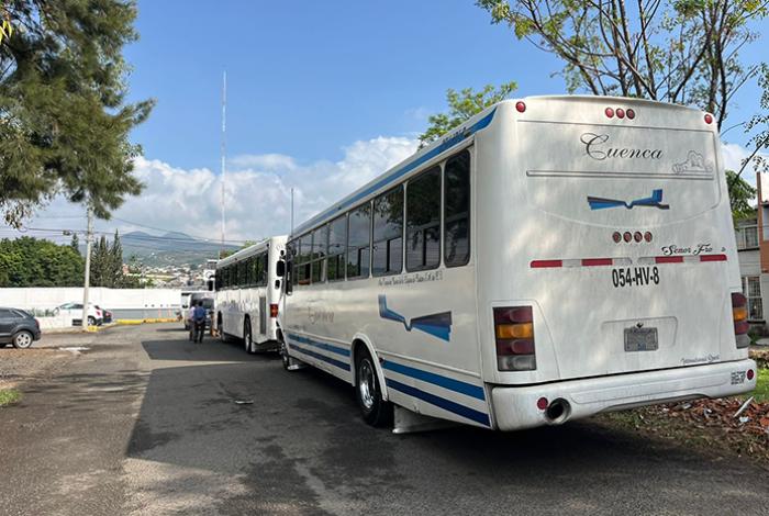 Transportistas de turismo se manifiestan en Morelia contra la Guardia Nacional que retiene unidades sin justificación