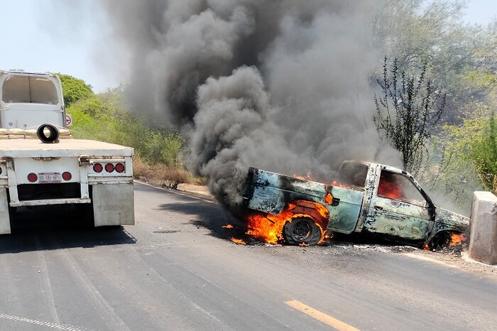 Tras detención de líder delictivo, se desatan diversos bloqueos carreteros en Michoacán