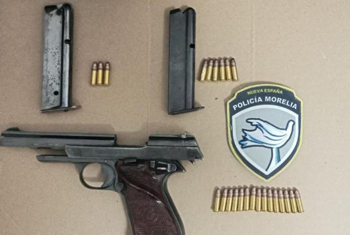 Tras persecución, detienen a tres personas en Morelia; aseguran arma, cartuchos y vehículo