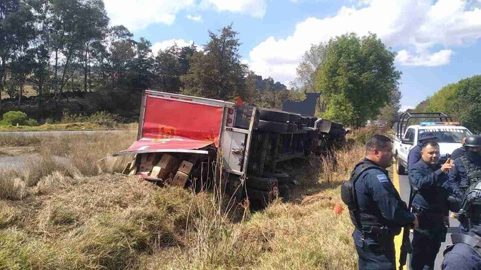 Tras persecución, SSP recupera tractocamión robado