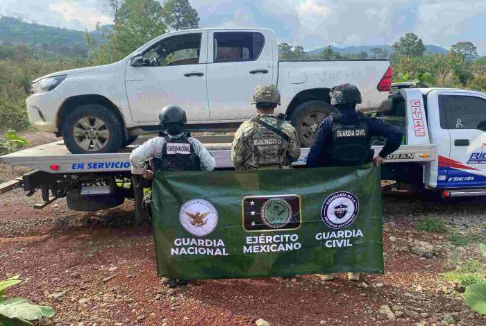 Tras repeler agresión en Parácuaro, SSP y Defensa aseguran camionetas robadas y municiones