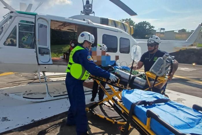 Trasladan de urgencia a un hombre con quemaduras graves; se electrocutó