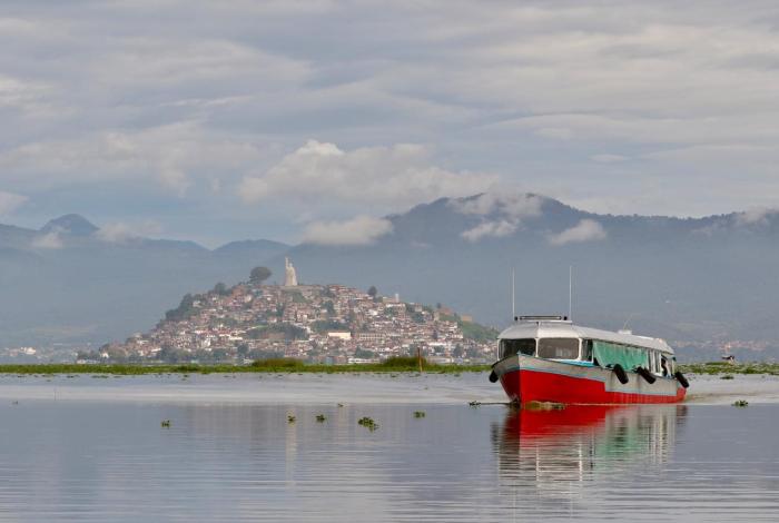 Traslado de turismo en Lago de Pátzcuaro, aún rentable: prestador de servicios
