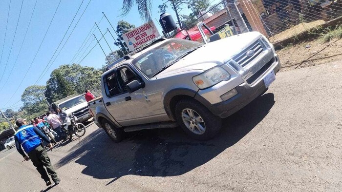 Tres lesionados tras estallar pirotecnia que llevaban para un funeral