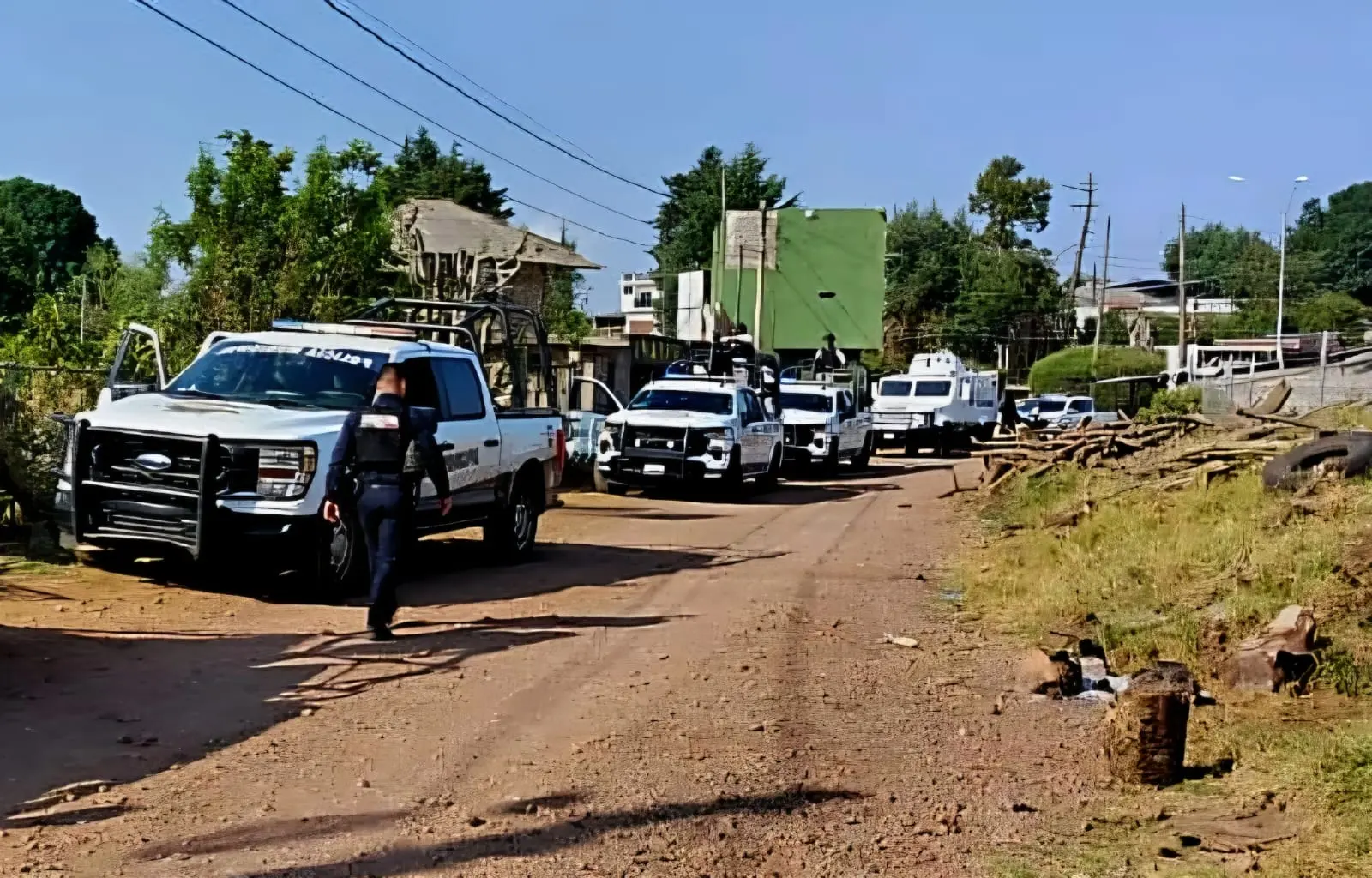 Tres policías de Ario de Rosales heridos tras ataque bélico