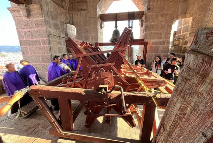 Triduo Santo: Callan las campanas, resuena la matraca en la Catedral de Morelia; ¿cuándo vuelven a sonar?