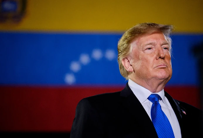 Trump amenaza a otros países con 25% de aranceles si compran petróleo de Venezuela