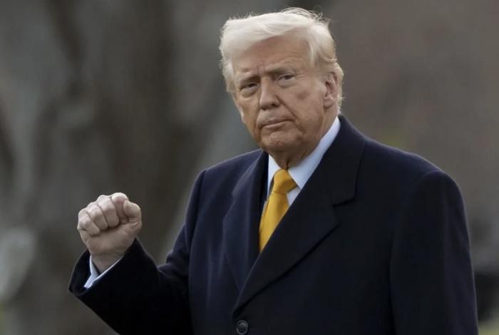 Trump demanda a la BBC por 10 mil millones de dólares