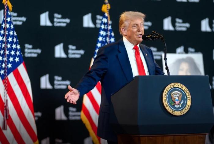 Trump elogia a Sheinbaum; insiste que México es controlado por cárteles
