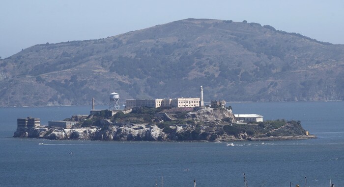 Trump planea reabrir Alcatraz, la cárcel donde estuvo Al Capone