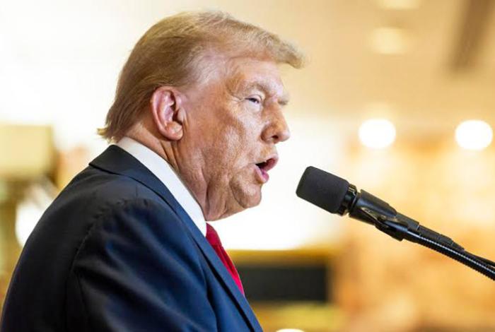 Trump presume de política arancelaria para atraer industria automotriz de Canadá y México