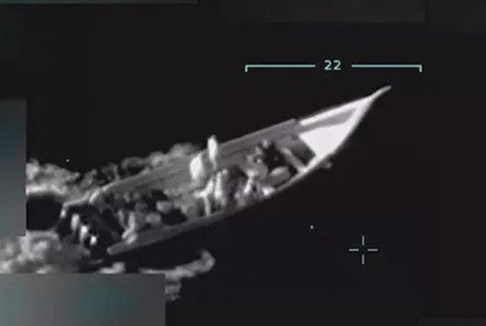 Trump quiere destruir lanchas hasta que Maduro se rinda, dice su jefa de gabinete