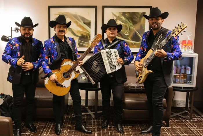 Tucanes de Tijuana anuncia colaboración con Pitbull tras pagar multa por narcocorridos