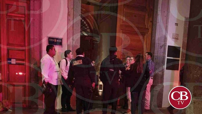 Turista cae de un segundo piso del un hotel en el centro de Morelia