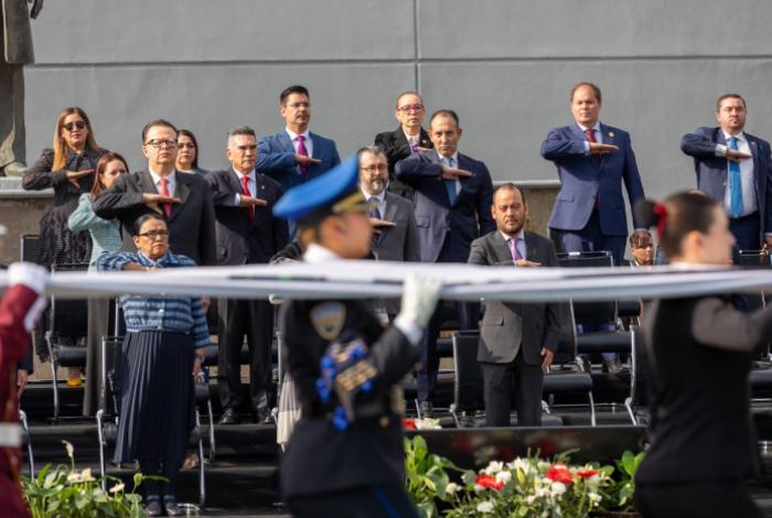 UMSNH asisten a ceremonia de arranque del Proceso Electoral Federal 2026-2027