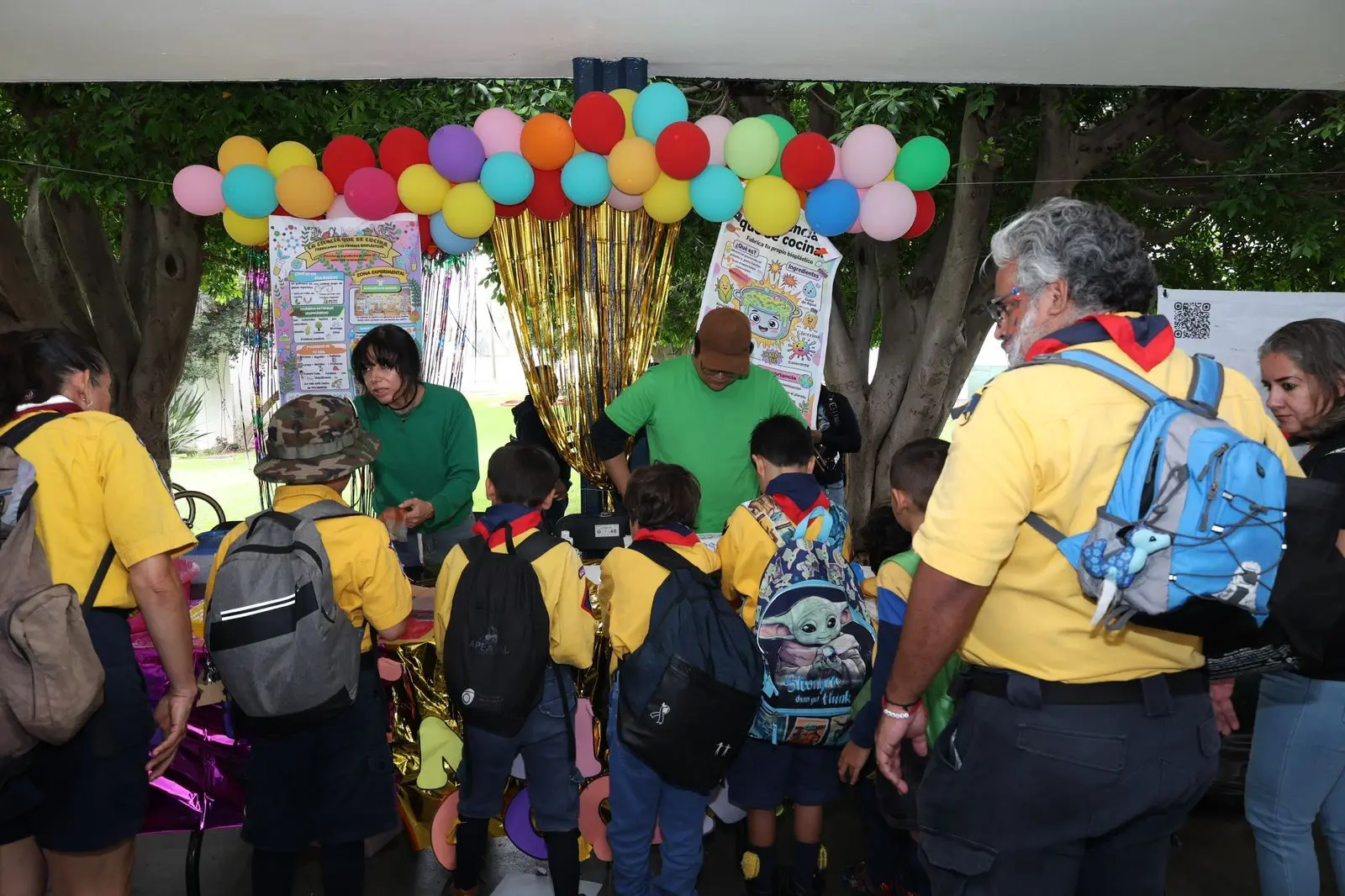 UMSNH RECIBIÓ A CIENTOS DE FAMILIAS EN EL TIANGUIS DE LA CIENCIA