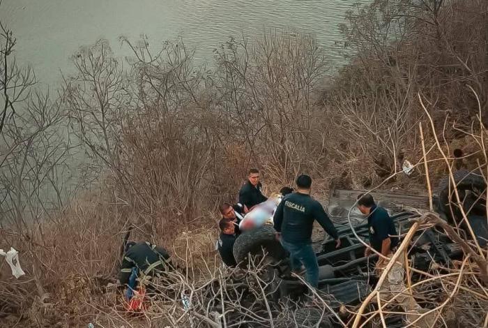 Un fallec1d0 y 9 lesi0nad0s, saldo de volcadura en Zitácuaro