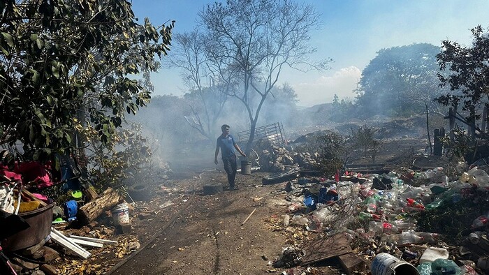 Un sujeto incendia una tabiquera en Apatzingán