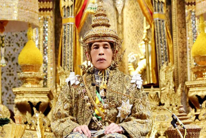 Un tribunal condena a 50 años de cárcel a un hombre en Tailandia por difamar al rey