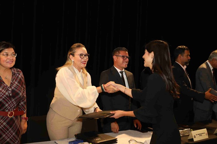 Universidad Michoacana camina hacia la ruta del crecimiento señala Yarabí Ávila