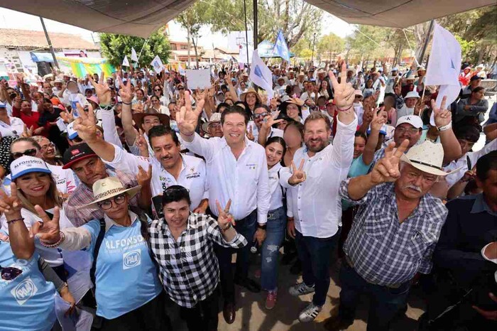 Va Alfonso por la consolidación de 5 módulos de maquinaria para caminos rurales