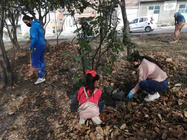 Vecinos de la colonia 3 de agosto se suman a jornada de limpieza del Gobierno de Morelia