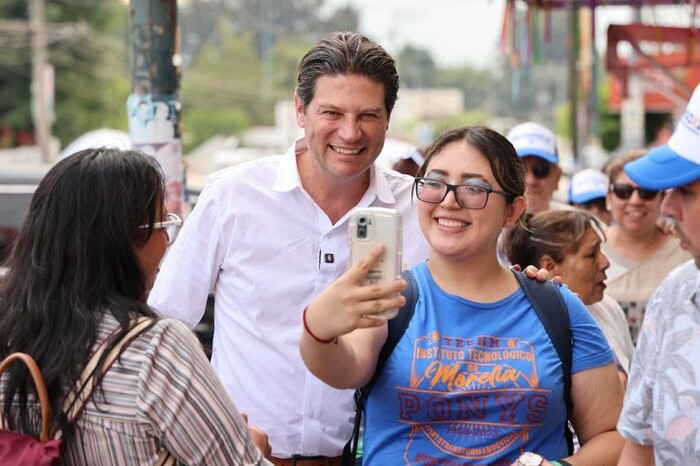 Vecinos reconocen a Alfonso Martínez conclusión del Puente Siervo de la Nación