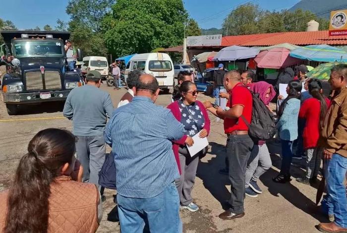 Vecinos y padres bloquean carretera en San Felipe por seguridad en secundaria