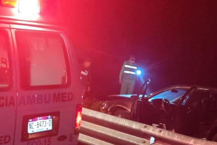 Vehículo se sale del camino en Ramal Uruapan – Siglo XXI