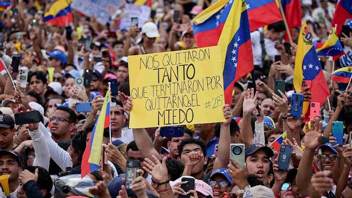 Venezolanos protestan en la Ciudad de México a un mes de elección presidencial