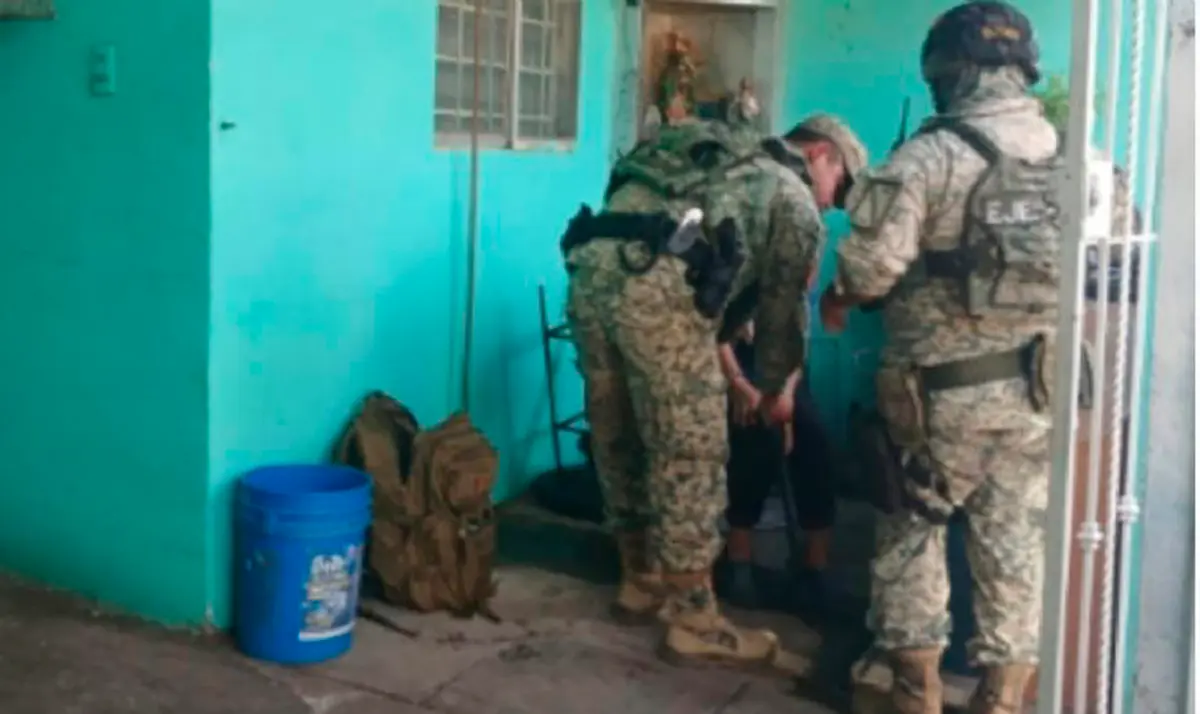 Víctima logra huir de grupo armado en Sinaloa; fue resguardada por el Ejército