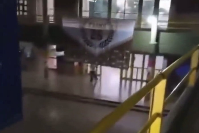 #Video | Ahora sucedió en Argentina; estudiante armado mata a compañero y deja dos más heridos